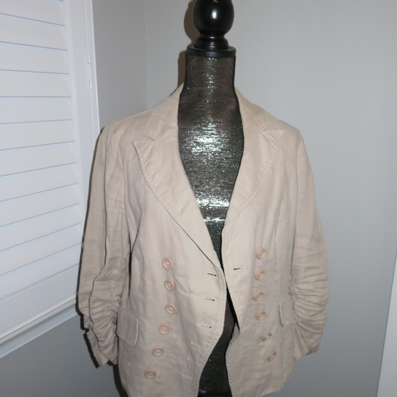 Blazer - Picture 4 of 4